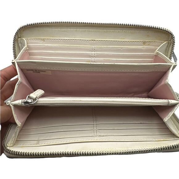 COACH Tan and Cream Signature Canvas Zip Around Wallet - Picture 5 of 10